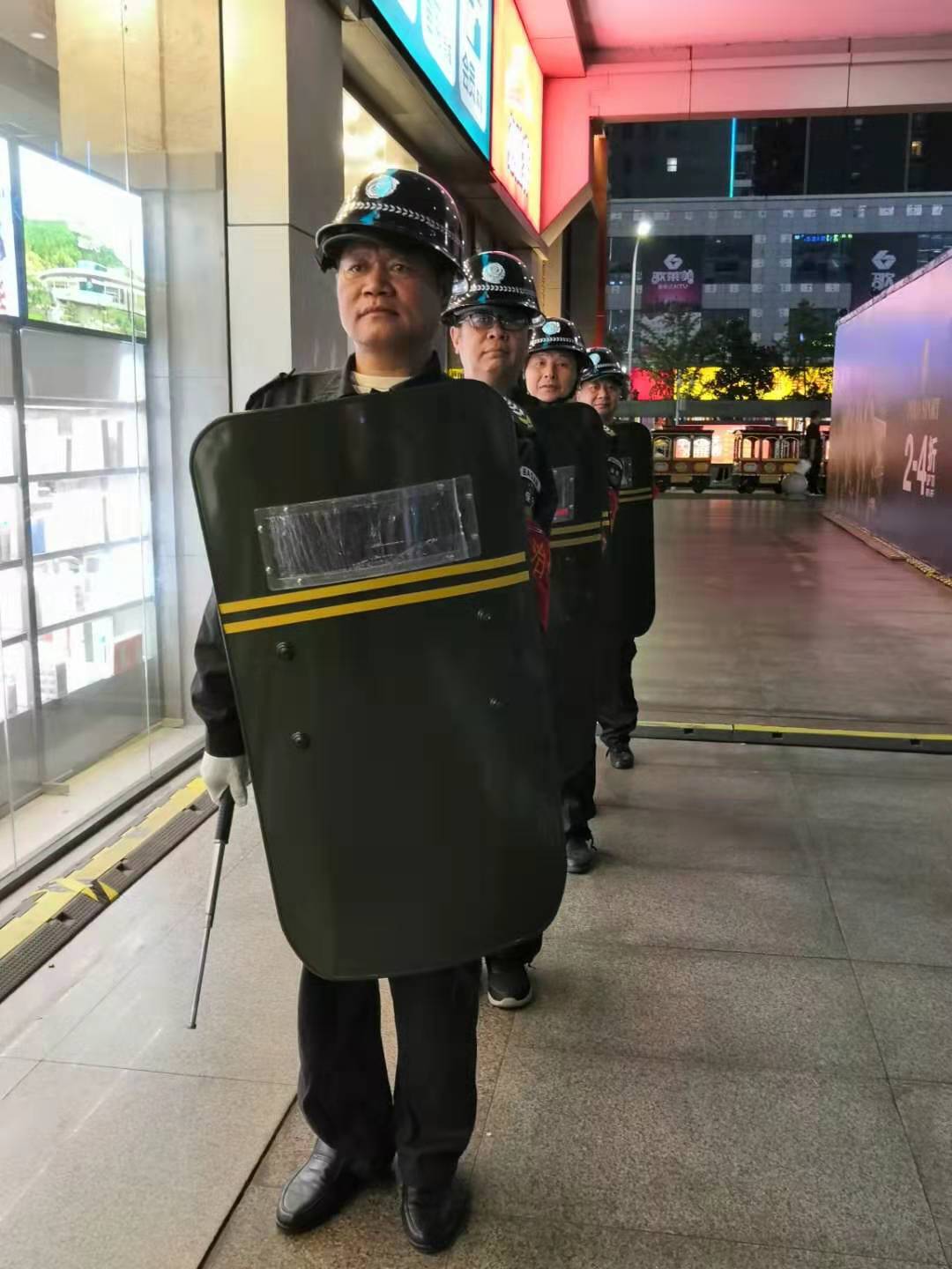 襄陽(yáng)戎安今天給大家介紹下保安員的11點(diǎn)工作職責(zé)！